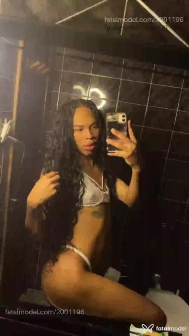 Acompanhante mulher trans morena (o) de olhos castanhos em Nova Friburgo - íriis Prado