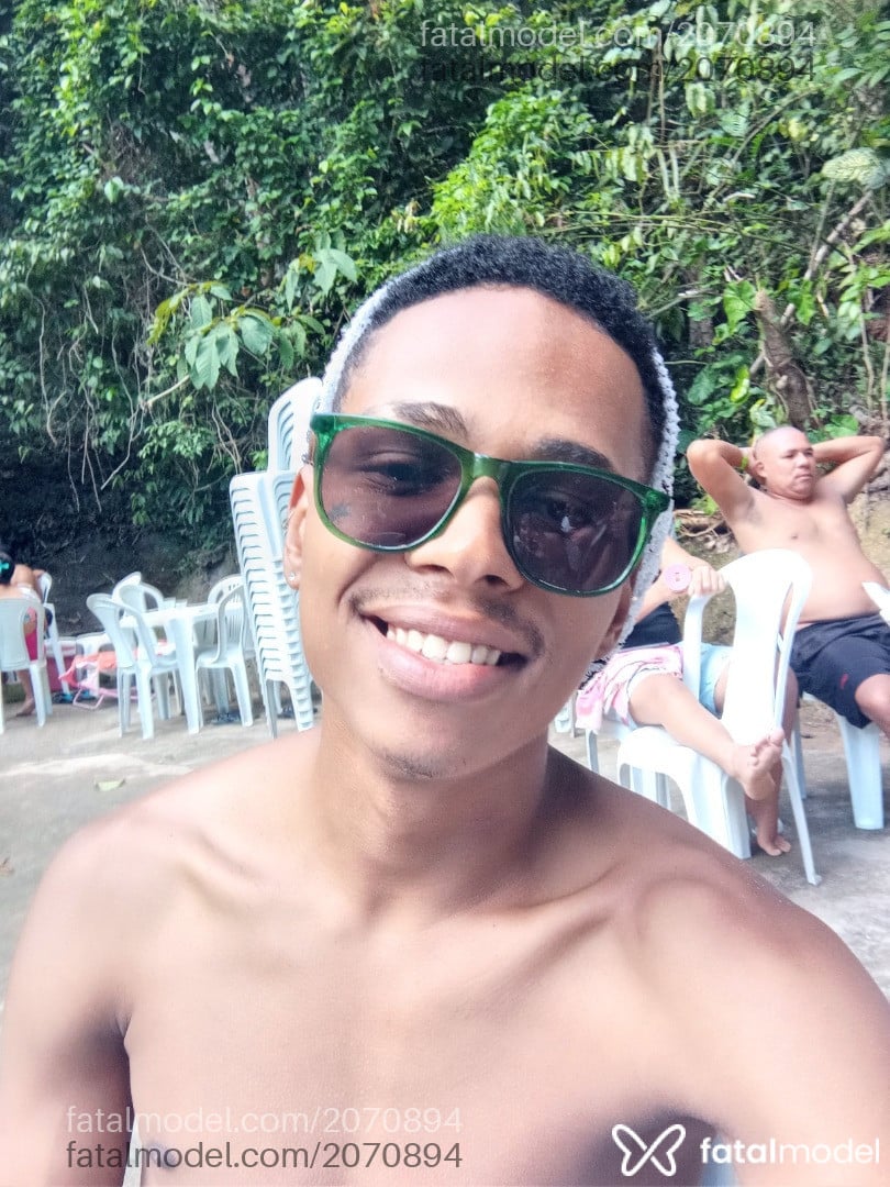 Acompanhante homem morena (o) de olhos pretos - Santos Acompanhante homem morena (o) de olhos pretos - Santos