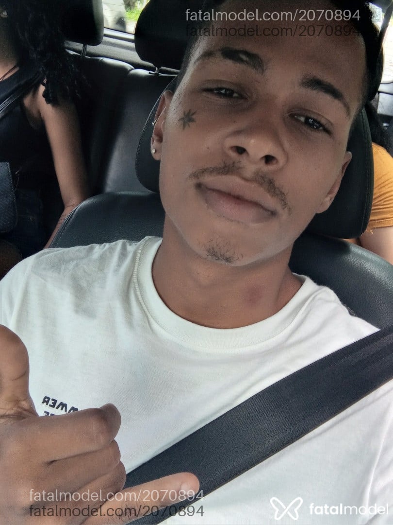 Acompanhante homem morena (o) de olhos pretos - Santos Acompanhante homem morena (o) de olhos pretos - Santos