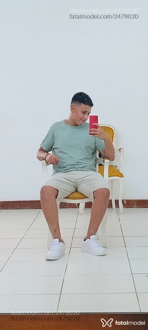 Acompanhante homem com cabelo castanho de olhos castanhos em Guarulhos Acompanhante homem com cabelo castanho de olhos castanhos em Guarulhos - Babygui