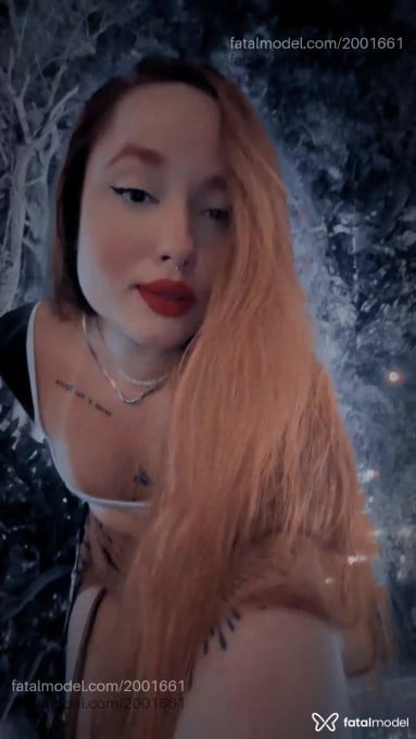 Acompanhante mulher ruiva (o) de olhos castanhos - Nina Novak