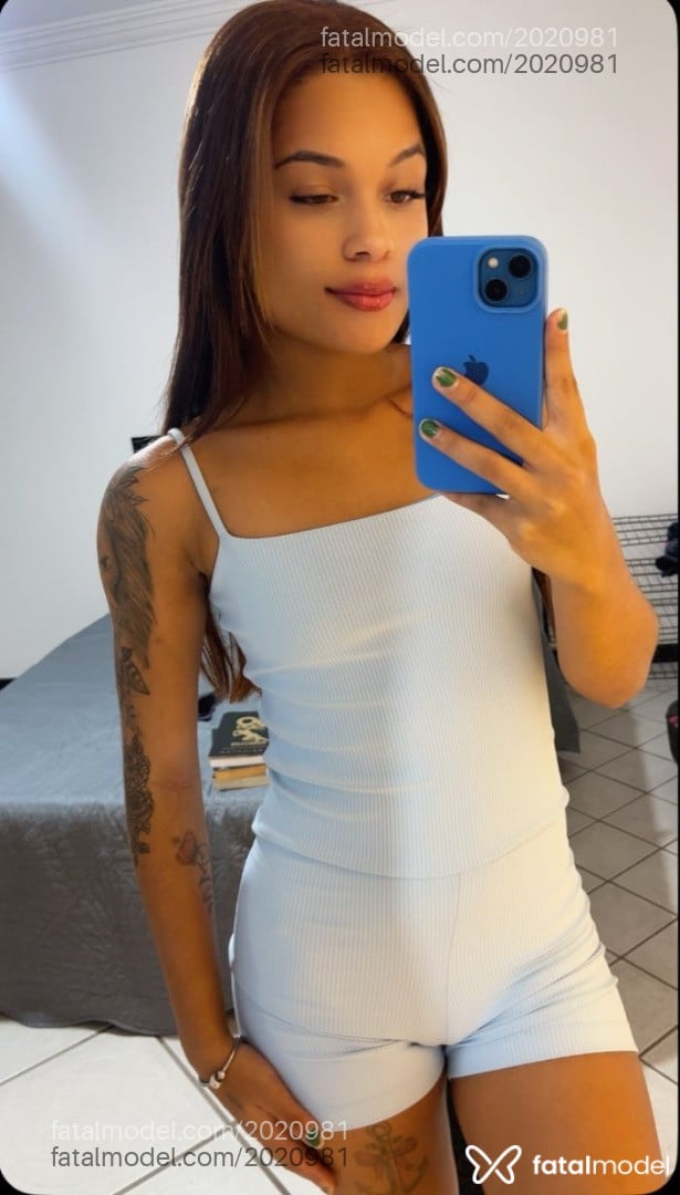 Acompanhante mulher com cabelo castanho de olhos verdes em Volta Redonda - Sofia Alves