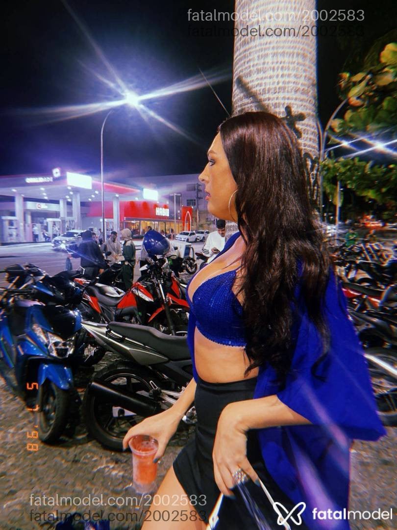 Acompanhante mulher trans ruiva (o) de olhos mel - Rayka Duarte