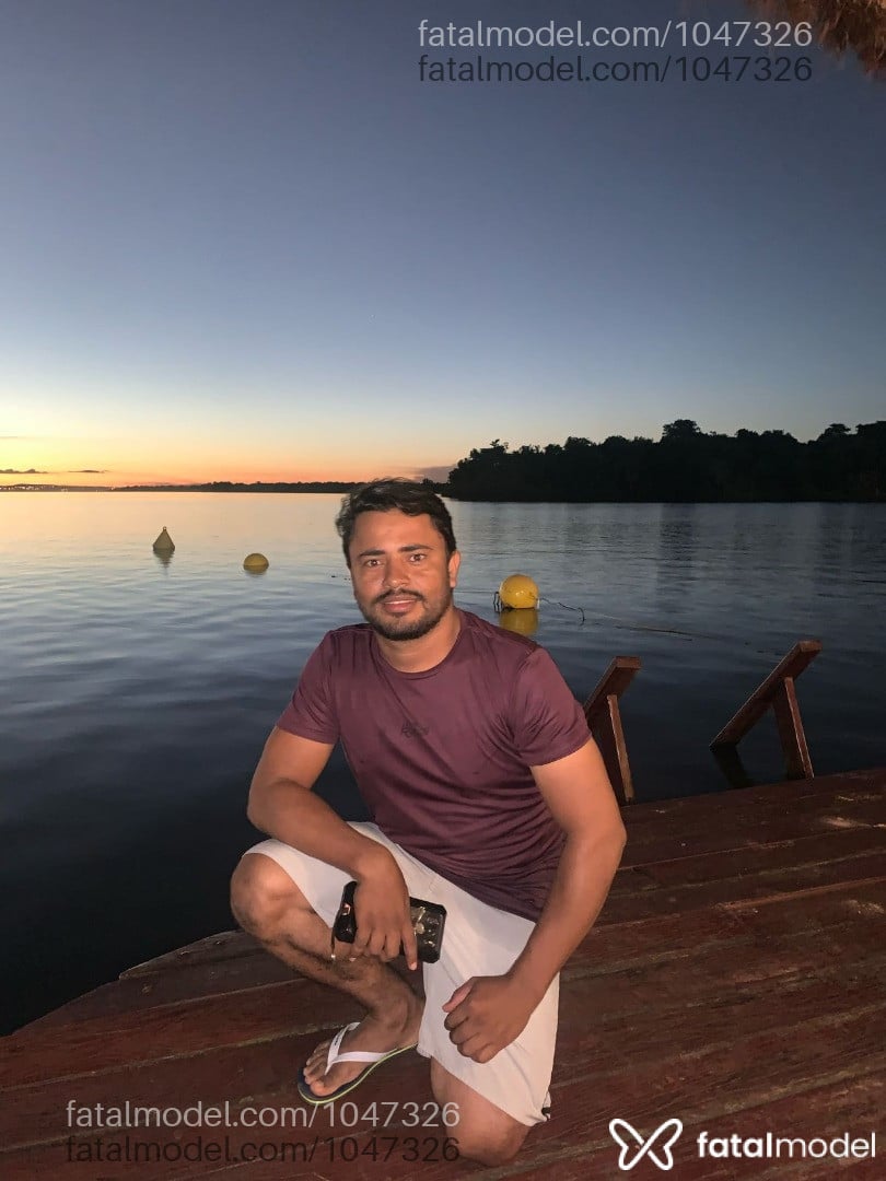 Acompanhante homem morena (o) de olhos mel - Maumau Acompanhante homem morena (o) de olhos mel - Maumau