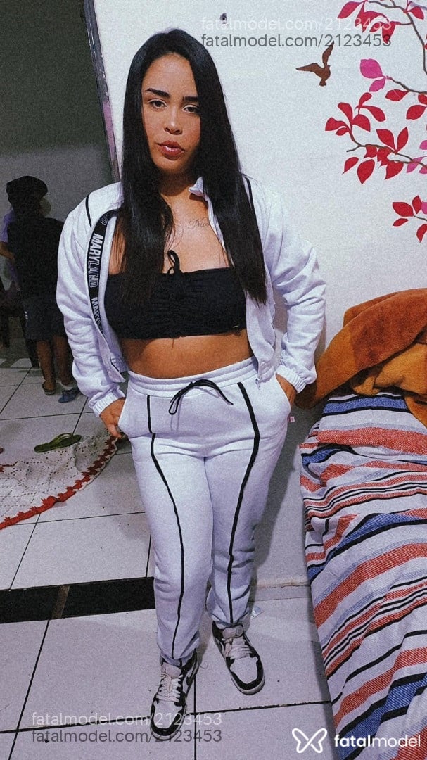 Acompanhante mulher com cabelo castanho de olhos castanhos em São Paulo Acompanhante mulher com cabelo castanho de olhos castanhos em São Paulo - Verônica