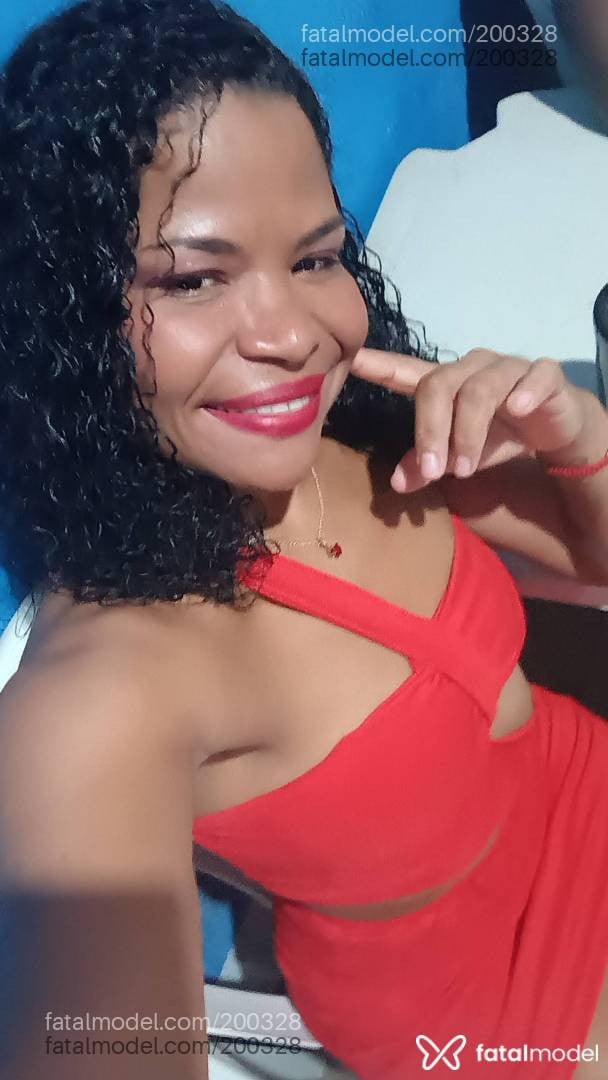 Acompanhante mulher morena (o) de olhos pretos em Camaçari - Anaapertadinha