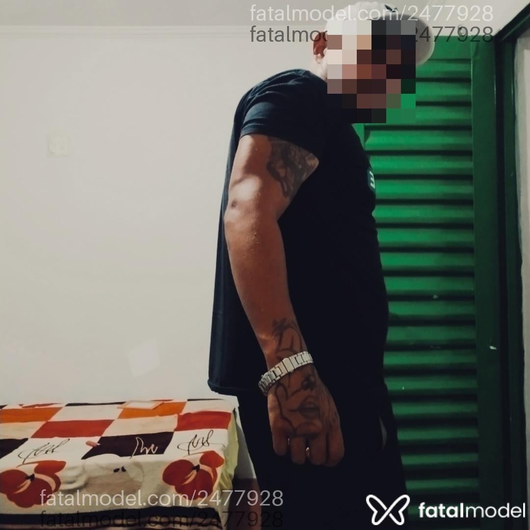 Acompanhante homem com cabelo castanho de olhos castanhos em Jequié - Felipe