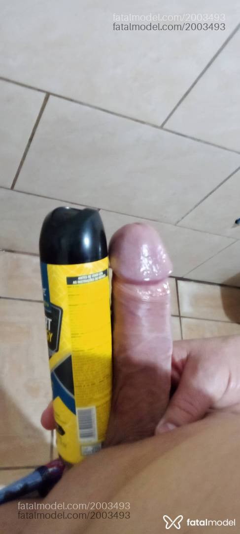 Acompanhante homem com cabelo castanho de olhos castanhos - Vitor Castelly