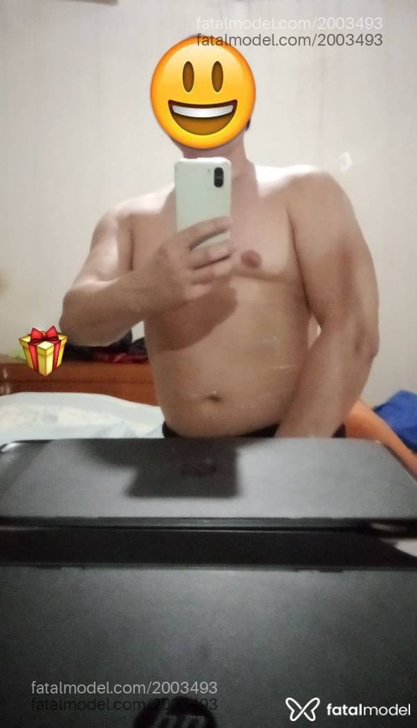 Acompanhante homem com cabelo castanho de olhos castanhos - Vitor Castelly