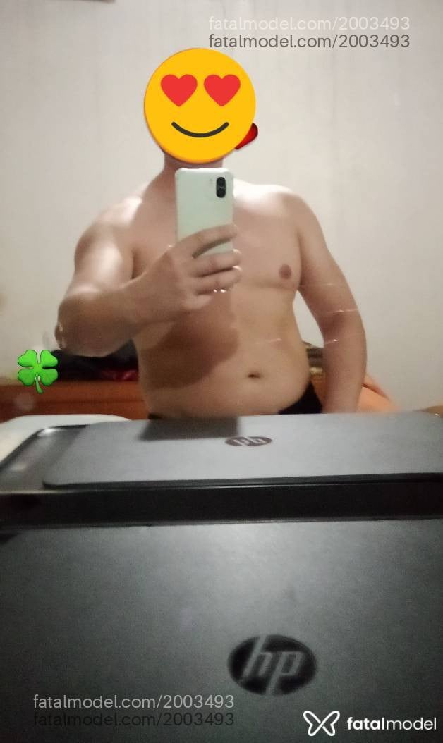 Acompanhante homem com cabelo castanho de olhos castanhos - Vitor Castelly