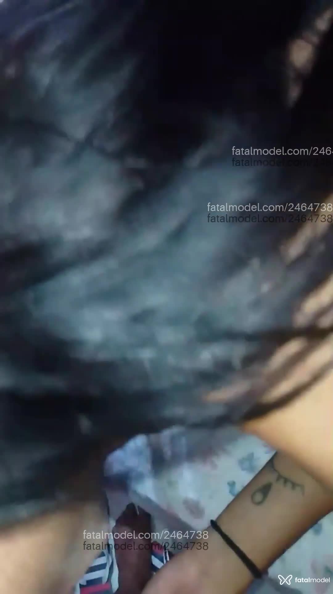 Acompanhante homem com cabelo grisalho de olhos castanhos - Gomes Acompanhante homem com cabelo grisalho de olhos castanhos - Gomes