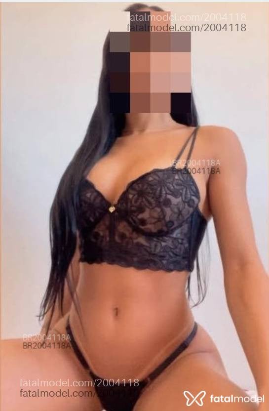 Acompanhante mulher morena (o) de olhos castanhos em Patos de Minas - Lia