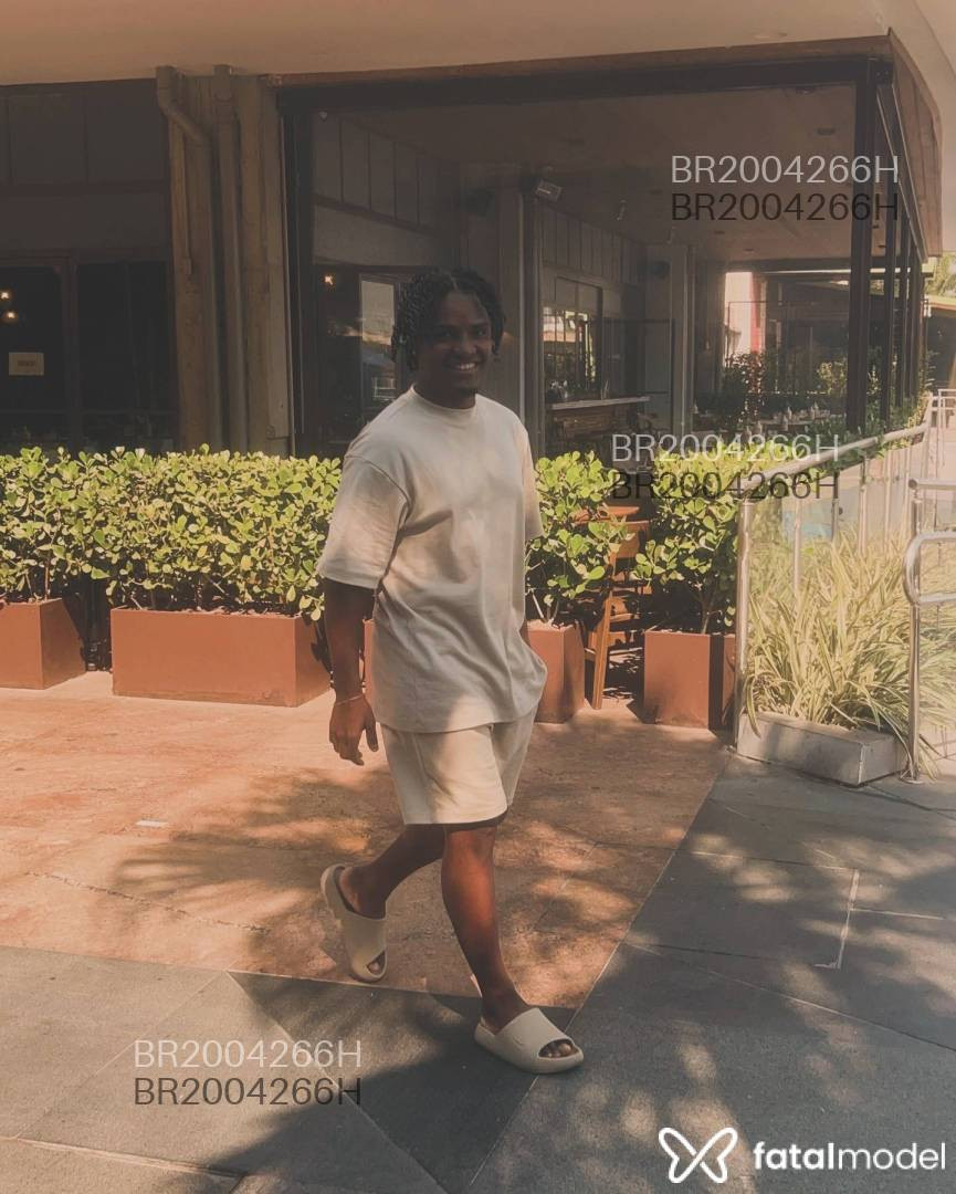Acompanhante homem com cabelo castanho de olhos pretos em Rio de Janeiro - Vinícius Costa