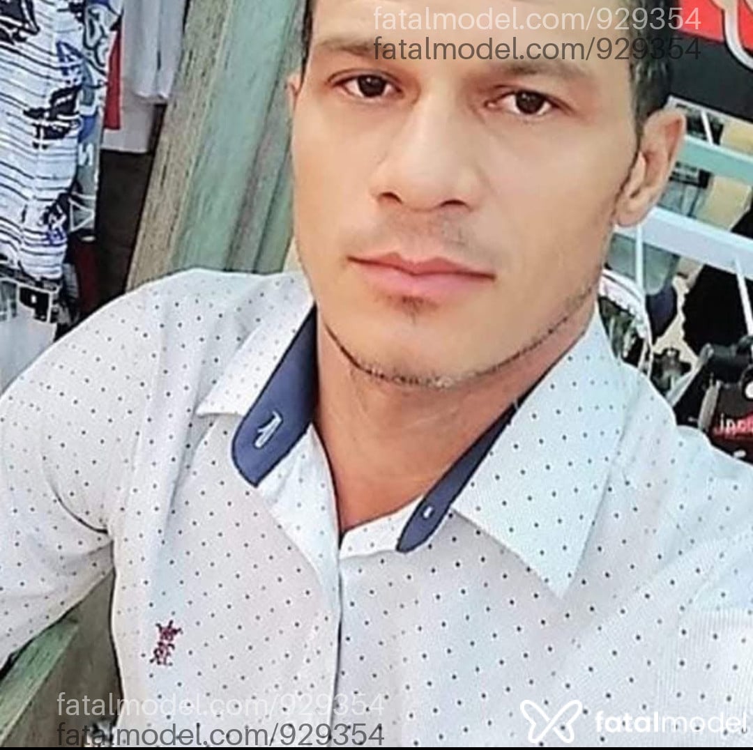 Acompanhante homem morena (o) de olhos pretos - Juliano Quente Acompanhante homem morena (o) de olhos pretos - Juliano Quente