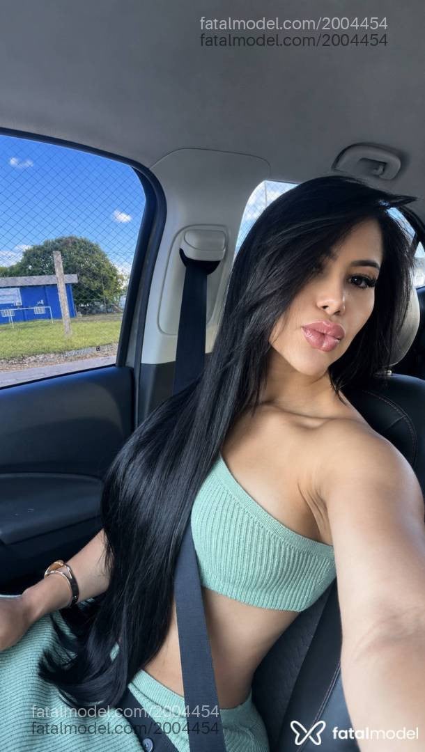 Acompanhante mulher com cabelo castanho de olhos castanhos - Maísa