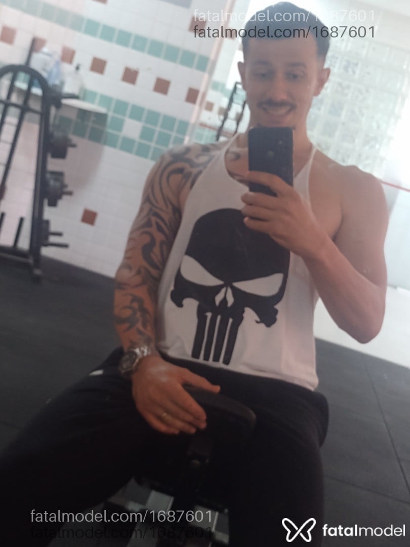 Acompanhante homem com cabelo castanho de olhos castanhos em Bauru Acompanhante homem com cabelo castanho de olhos castanhos em Bauru - Felipe