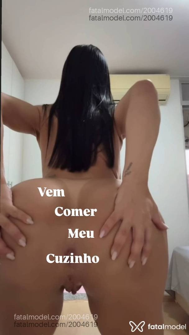 Acompanhante mulher morena (o) de olhos azuis - Fantine