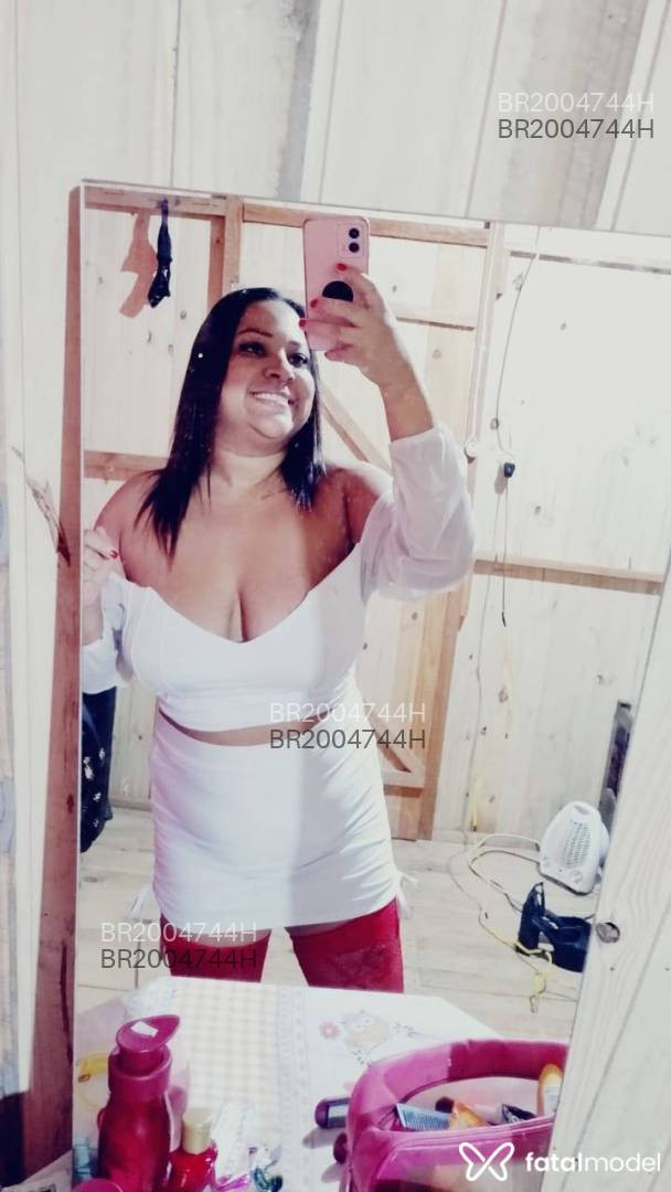 Acompanhante mulher morena (o) de olhos castanhos em Virtual Acompanhante mulher morena (o) de olhos castanhos em Virtual - Aline Dutra