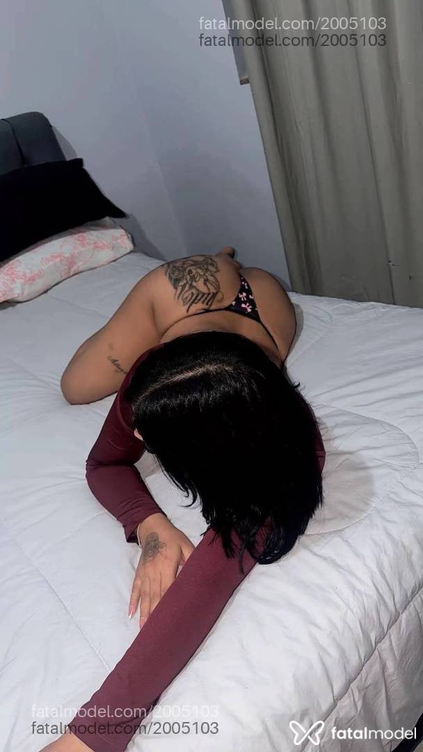 Acompanhante mulher com cabelo castanho de olhos pretos - Carol