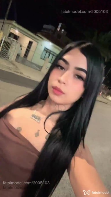 Acompanhante mulher com cabelo castanho de olhos pretos - Carol Acompanhante mulher com cabelo castanho de olhos pretos - Carol