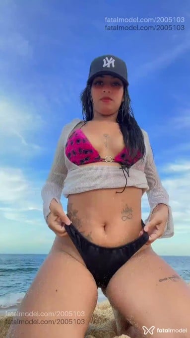 Acompanhante mulher com cabelo castanho de olhos pretos - Carol Acompanhante mulher com cabelo castanho de olhos pretos - Carol