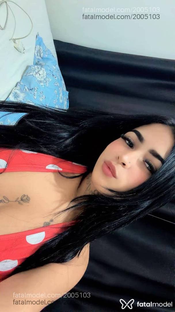 Acompanhante mulher com cabelo castanho de olhos pretos - Carol
