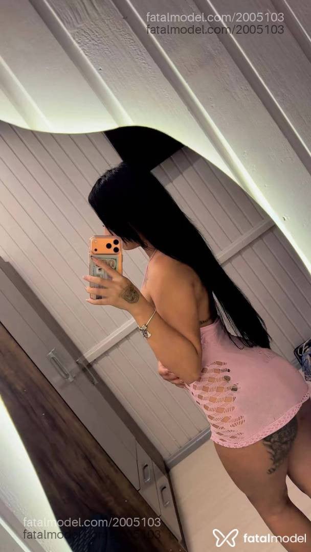 Acompanhante mulher com cabelo castanho de olhos pretos - Carol