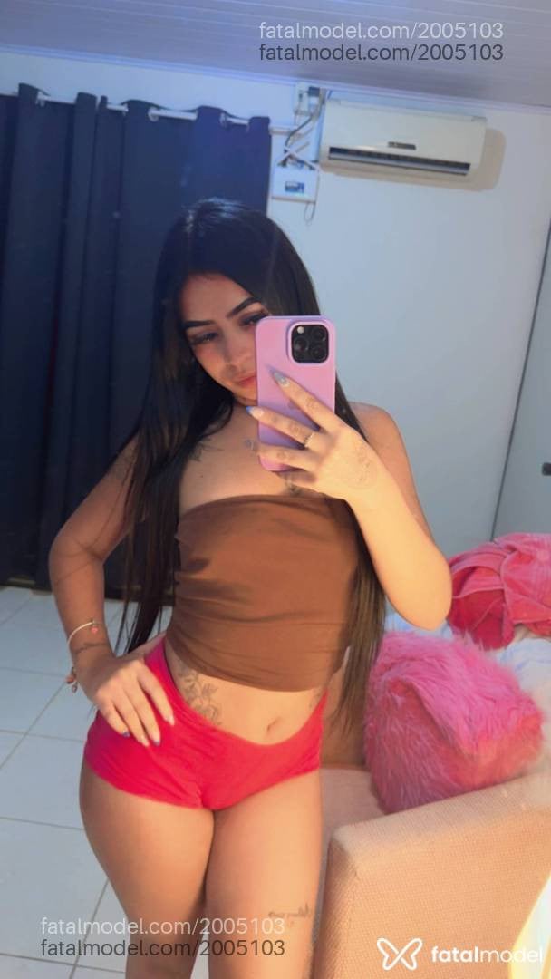 Acompanhante mulher com cabelo castanho de olhos pretos - Carol Acompanhante mulher com cabelo castanho de olhos pretos - Carol