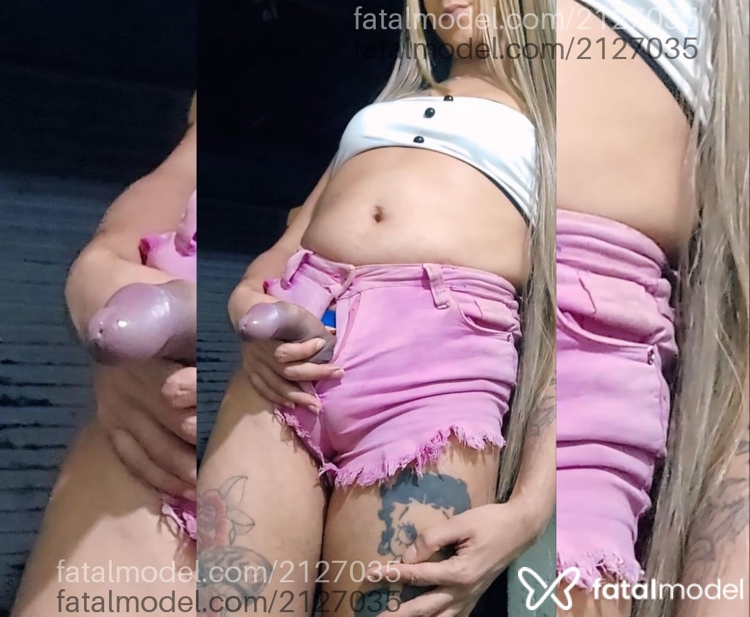 Acompanhante mulher trans loira (o) de olhos mel em Virtual - Dotadaflex