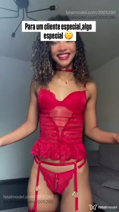 Acompanhante mulher loira (o) de olhos castanhos em Juiz de Fora Acompanhante mulher loira (o) de olhos castanhos em Juiz de Fora - Yaas