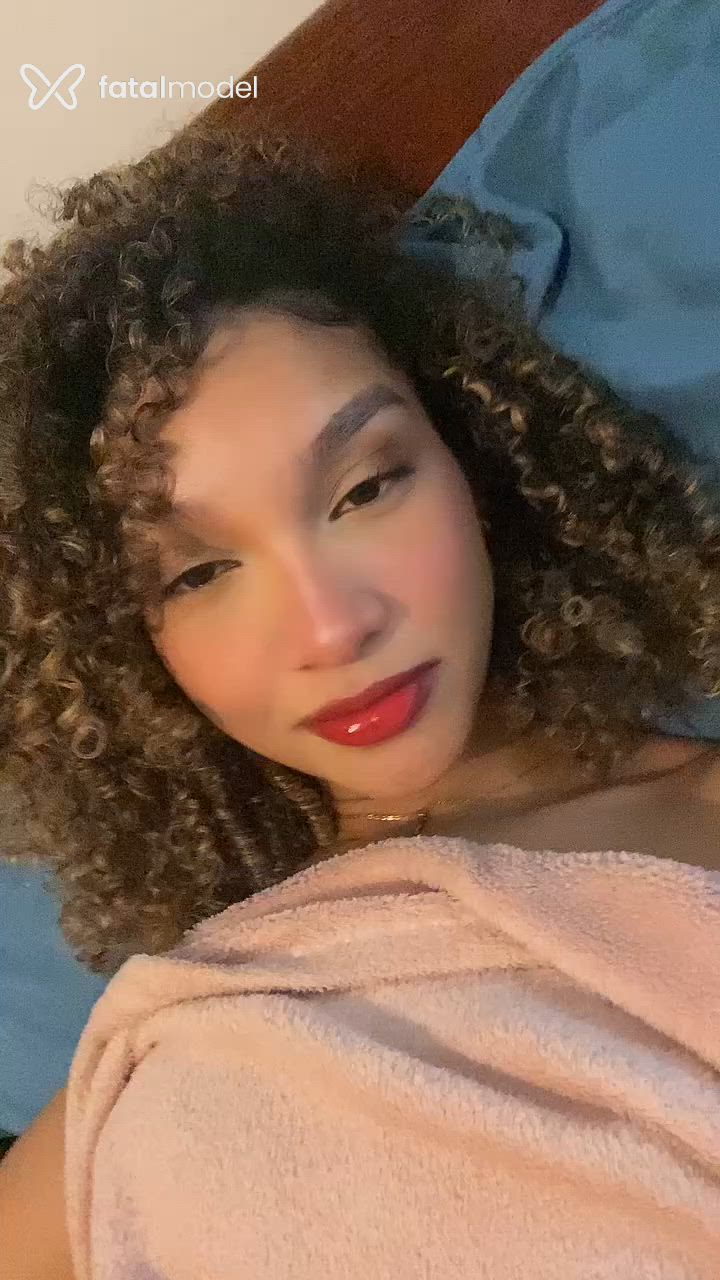 Acompanhante mulher loira (o) de olhos castanhos em Juiz de Fora Acompanhante mulher loira (o) de olhos castanhos em Juiz de Fora - Yaas