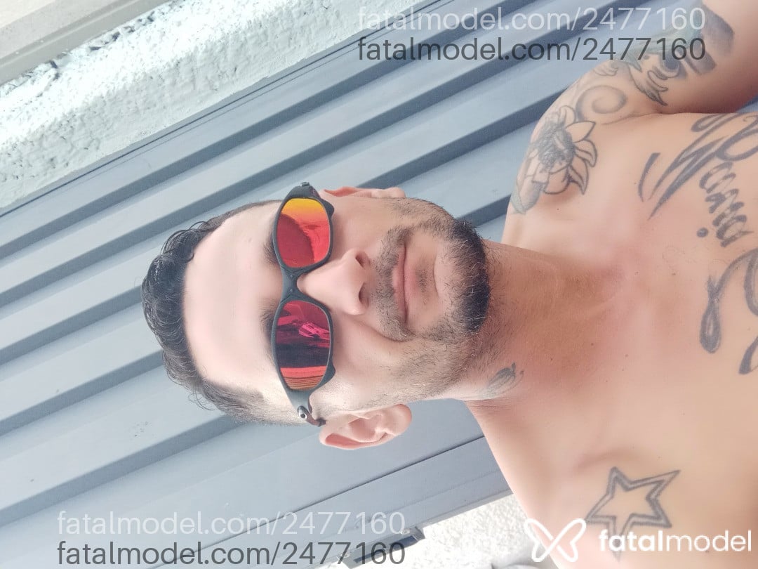 Acompanhante homem morena (o) de olhos castanhos em Uberaba - André