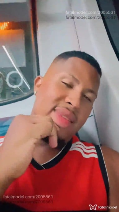 Acompanhante homem morena (o) de olhos castanhos em Niterói - Gabriel Troiano