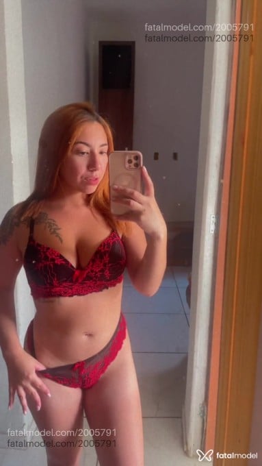 Acompanhante mulher ruiva (o) de olhos castanhos em Araxá - Brenda Fox