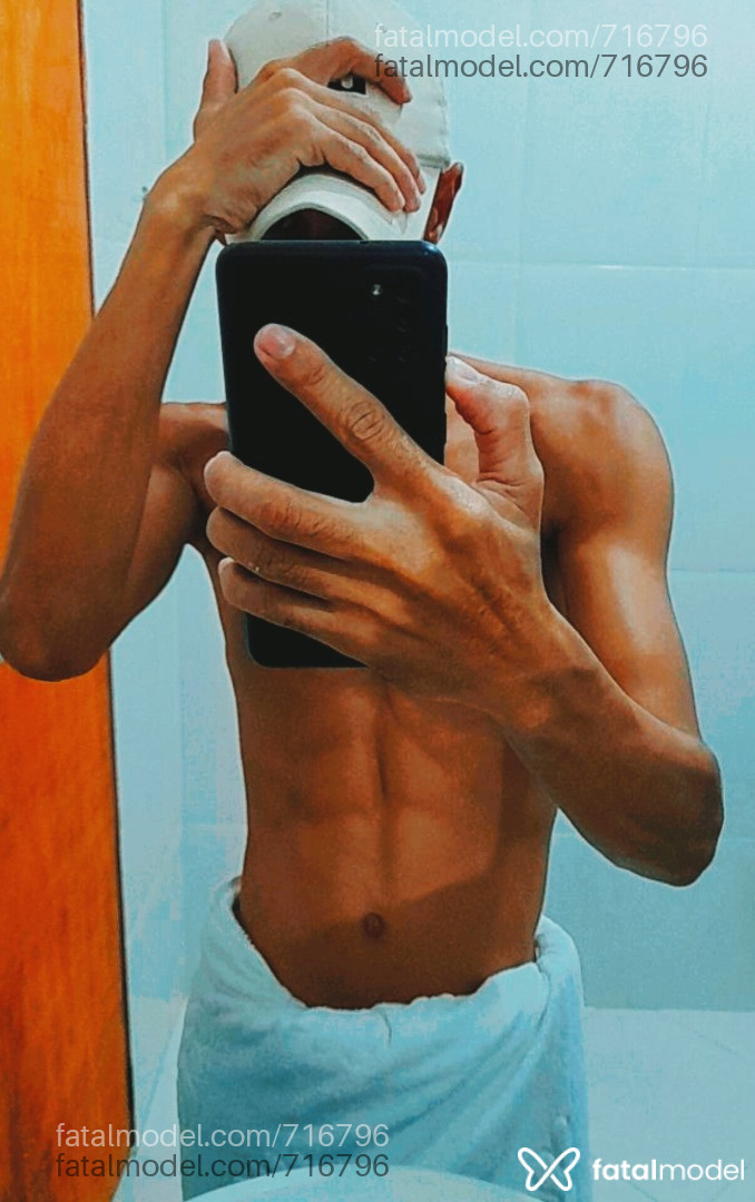 Acompanhante homem morena (o) de olhos castanhos - Vitor Number Acompanhante homem morena (o) de olhos castanhos - Vitor Number