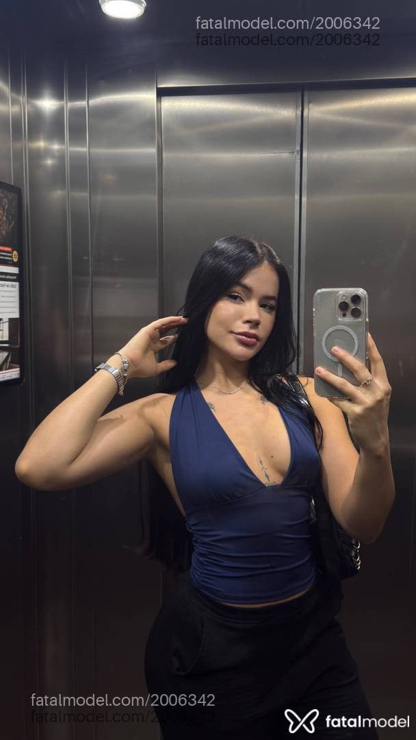 Acompanhante mulher com cabelo castanho de olhos castanhos em Goiânia - Sara