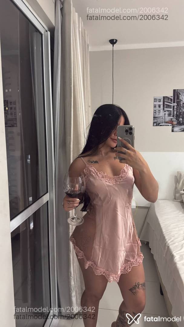Acompanhante mulher com cabelo castanho de olhos castanhos em Goiânia - Sara