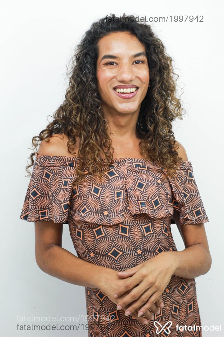 Acompanhante mulher trans morena (o) de olhos castanhos em Maringá - Kayala