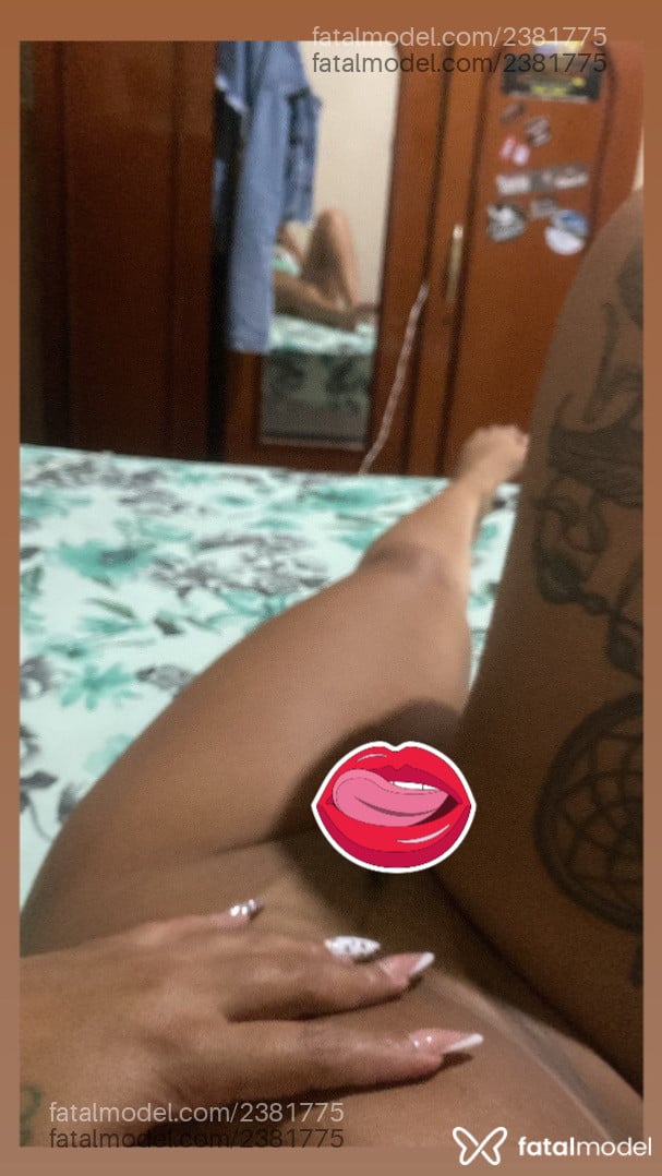 Acompanhante mulher loira (o) de olhos mel - Xuxuzinha