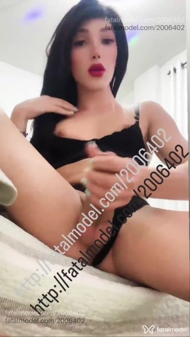 Acompanhante mulher trans com cabelo castanho de olhos castanhos em Ribeirão Preto Acompanhante mulher trans com cabelo castanho de olhos castanhos em Ribeirão Preto - Heloísa