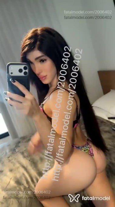 Acompanhante mulher trans com cabelo castanho de olhos castanhos em Ribeirão Preto Acompanhante mulher trans com cabelo castanho de olhos castanhos em Ribeirão Preto - Heloísa