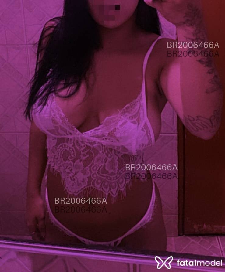 Acompanhante mulher com cabelo castanho de olhos pretos em Aparecida de Goiânia - Angela Maria