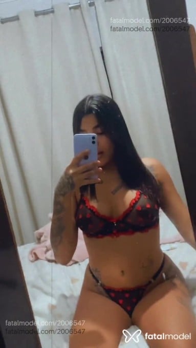 Acompanhante mulher morena (o) de olhos castanhos - Mirella