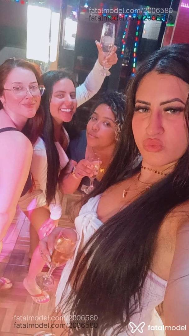 Acompanhante mulher loira (o) de olhos castanhos em Ibirubá - Babi
