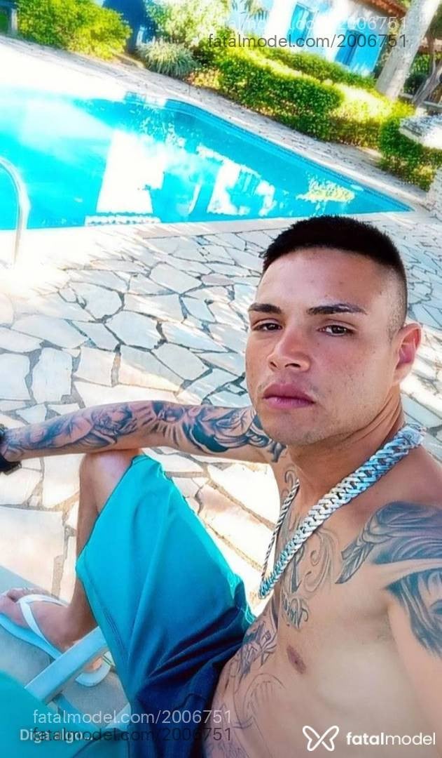 Acompanhante homem morena (o) de olhos castanhos - Bryam