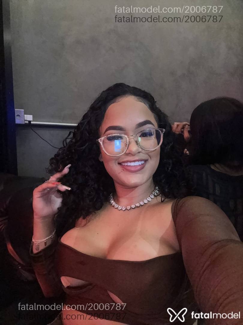 Acompanhante mulher morena (o) de olhos castanhos - Stefany