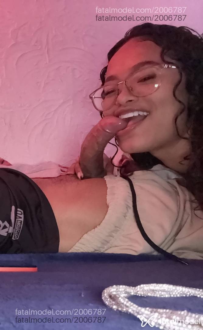 Acompanhante mulher morena (o) de olhos castanhos - Maisa