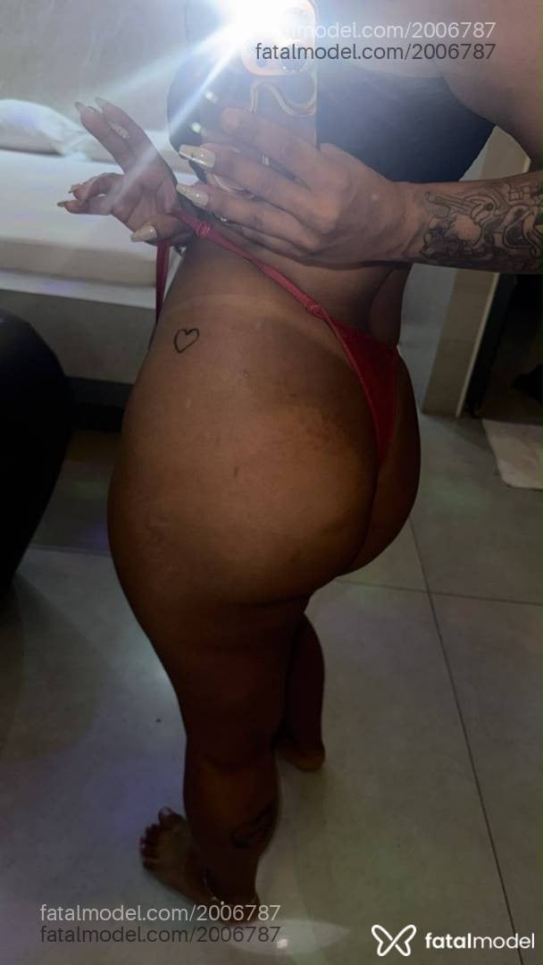 Acompanhante mulher morena (o) de olhos castanhos - Stefany