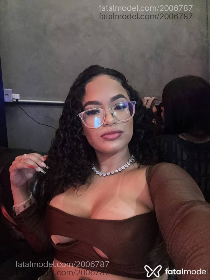 Acompanhante mulher morena (o) de olhos castanhos em Itumbiara - Stefany