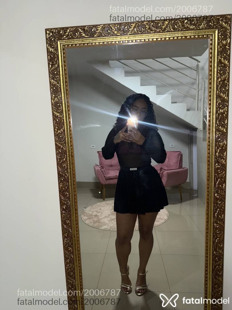 Acompanhante mulher morena (o) de olhos castanhos - Stefany